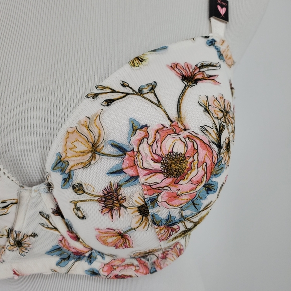 Victoria's Secret Dream Angels Floral Demi Bra - Picture 4 of 8